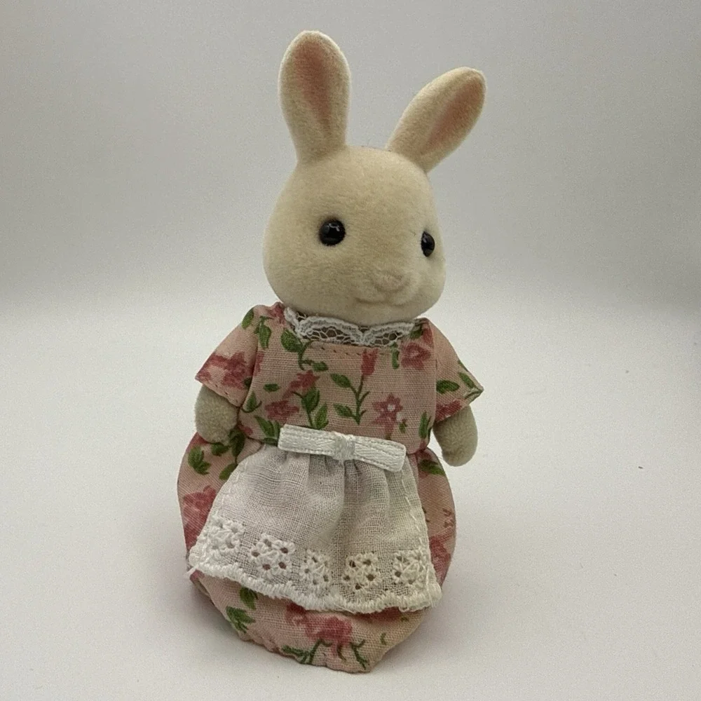 Calico Critters Sylvanian Families Periwinkle Milk Rabbit Mother Kate Figure